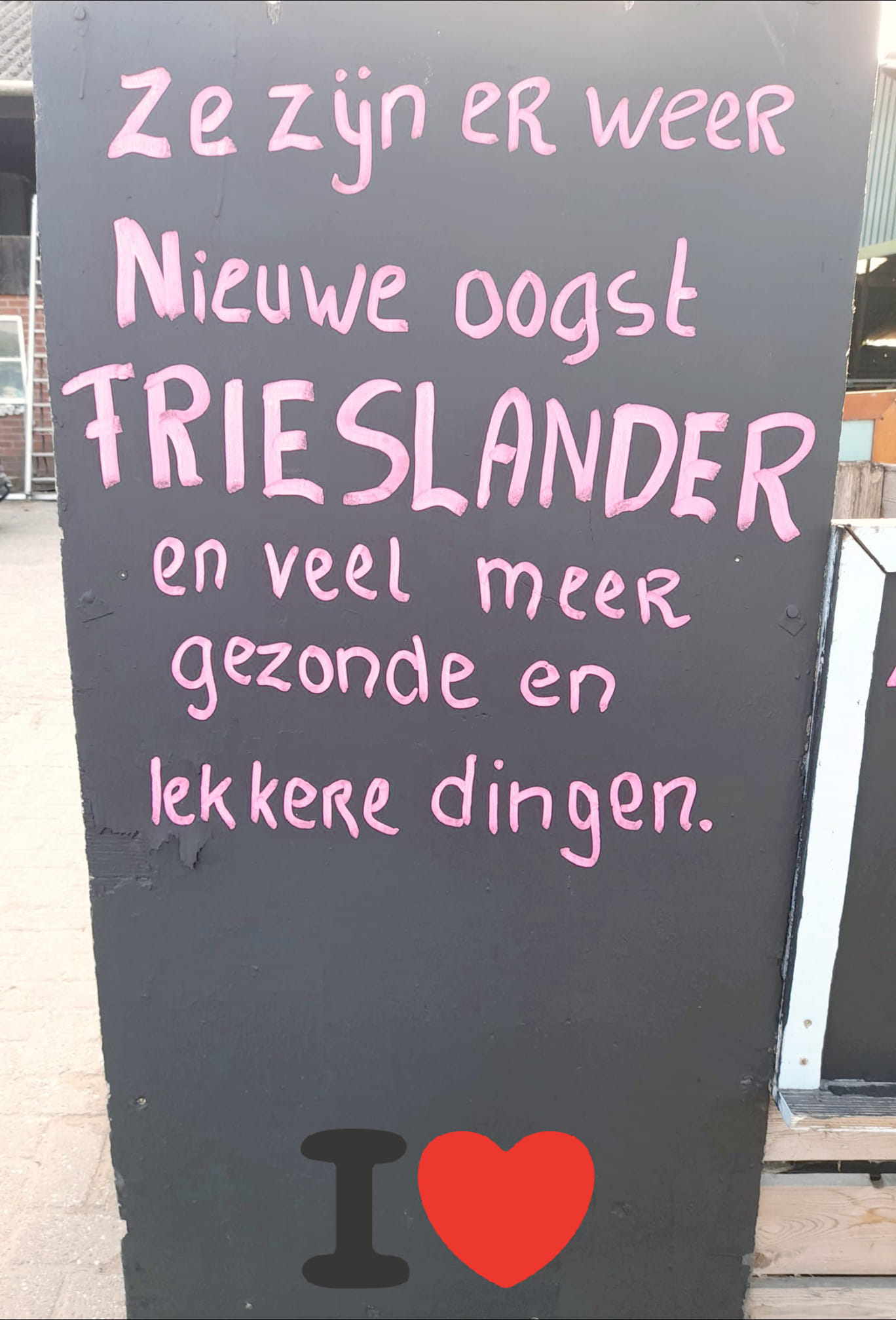 De boerderijwinkel van Lensink Aardappelen Aalten is open.